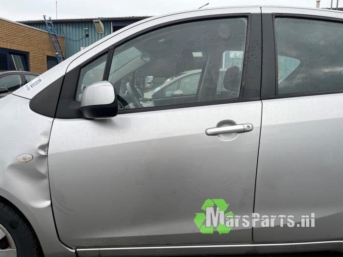 Portier 4Deurs links-voor van een Suzuki Splash, Gebruikt, -, Deur, -