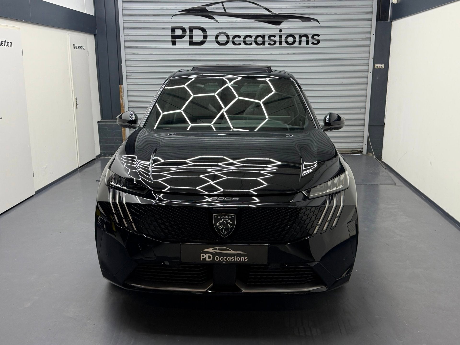 Peugeot E-3008 GT 73 kWh 210PK - Pano - (360) Camera) - ACC, Auto's, Zwart, Leder en Stof, Zwart, Origineel Nederlands