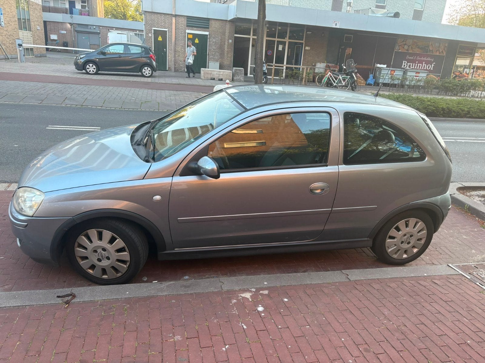 Opel Corsa 1.2 16V Twinport 3D 2006 Grijs, Voorwielaandrijving, 450 kg, 31 €/maand, 4 cilinders