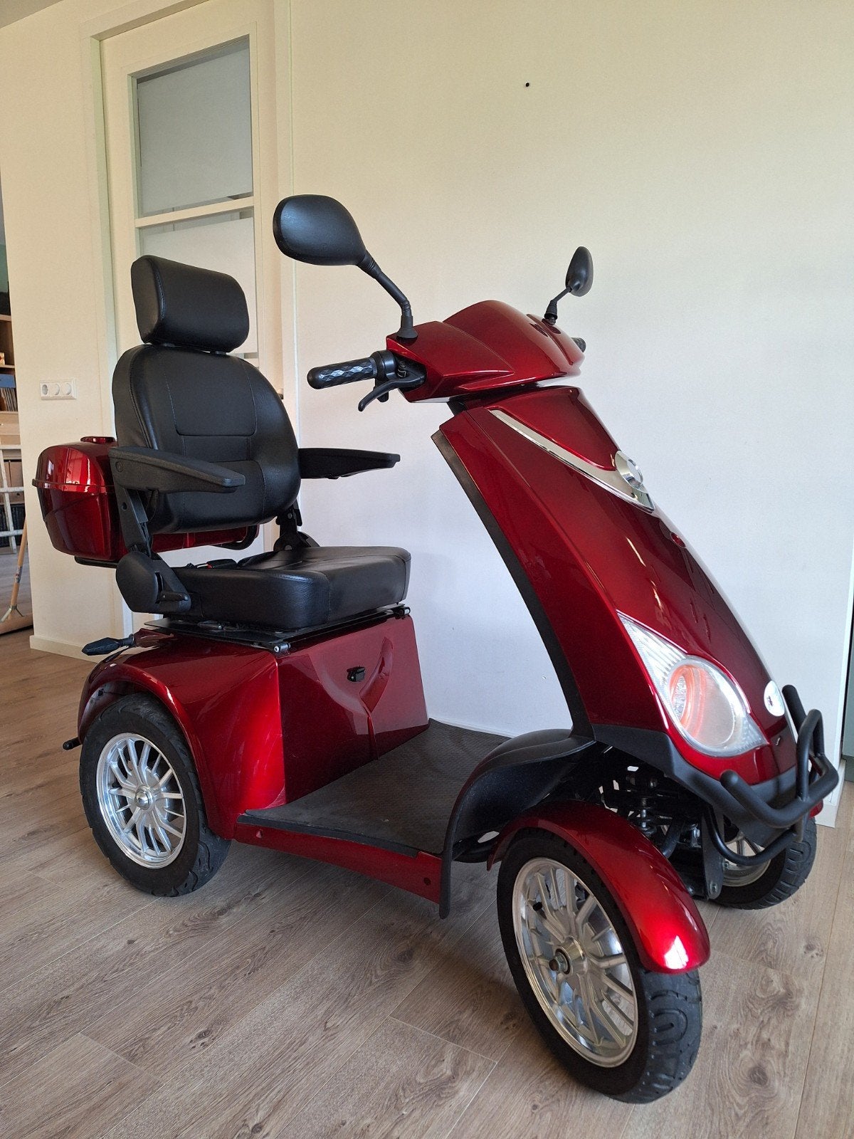 Scootmobiel 25 (!) km p/u Astrixx de luxe - vele extra's, Diversen, Zo goed als nieuw, 16 km/u of meer, 46 km of meer, Ophalen