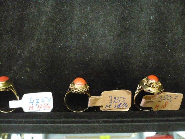 ringen met bloedkoraal de prijs en maat staan er bij, Gebruikt, Ophalen of Verzenden, Dame, Goud