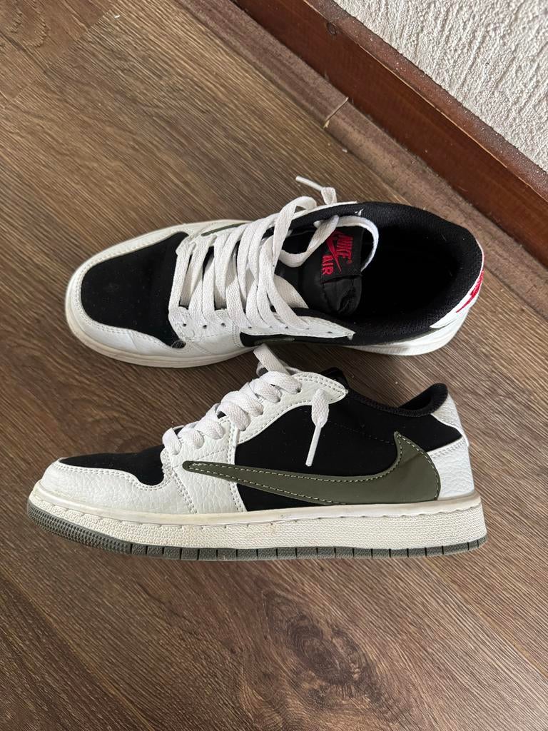 Nike Air Jordan 1 Low Travis Scott Reverse Mocha, Ophalen, Zo goed als nieuw, Schoenen