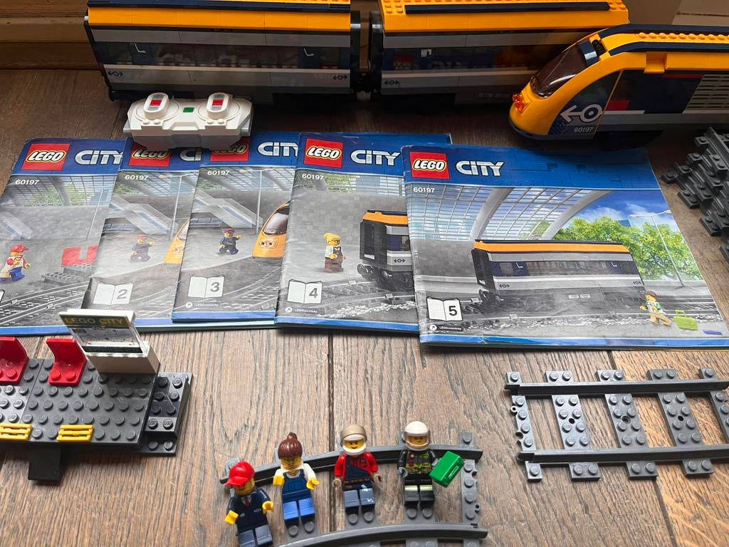 LEGO  Nederlandse passagierstrein  (60197), Ophalen of Verzenden, Gebruikt, Complete set, Lego
