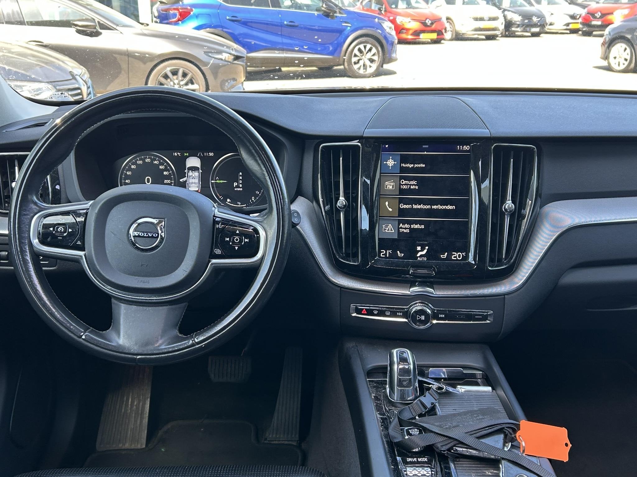 Volvo XC60 2.0 T8 Twin Engine AWD Inscription | Panoramadak, Gebruikt, 4 cilinders, Zwart, XC60