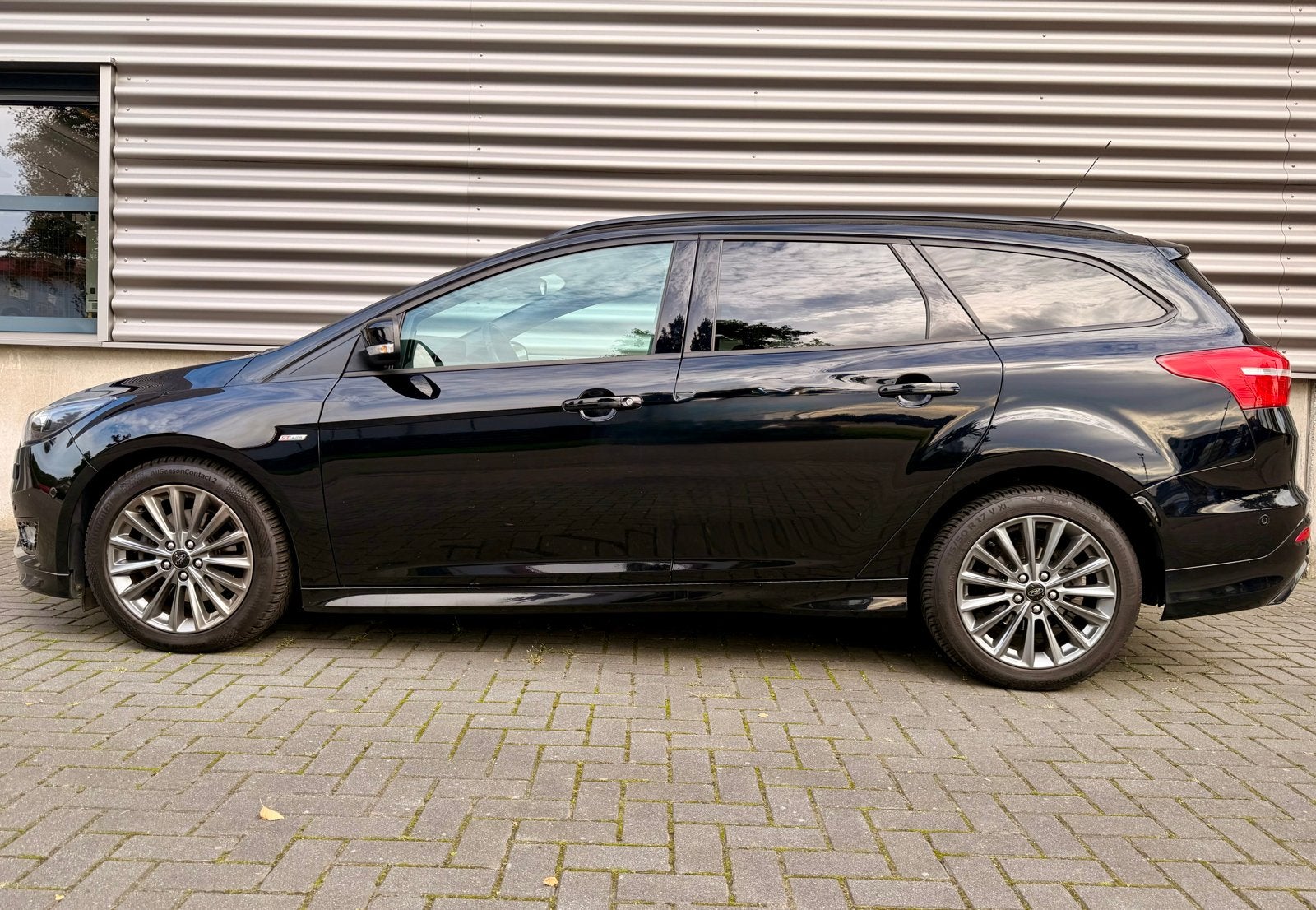 Foto 8 van Ford Focus ST-line 1.5 Ecoboost 182pk 2017 Zwart