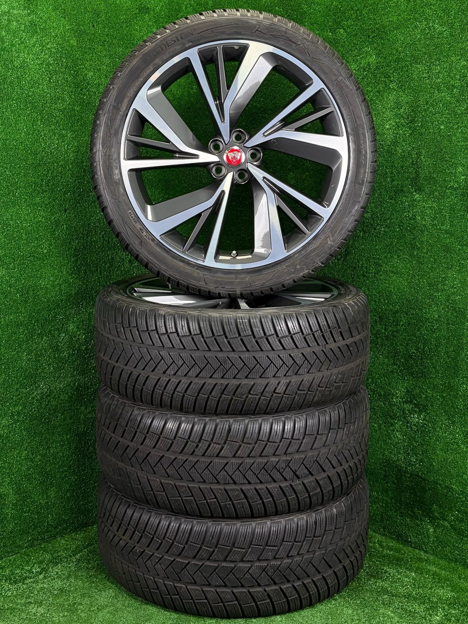 Originele 22 inch Jaguar velgen winterbanden I-pace F-Pace, Auto-onderdelen, Banden en Velgen, Gebruikt, -, 265 mm, -