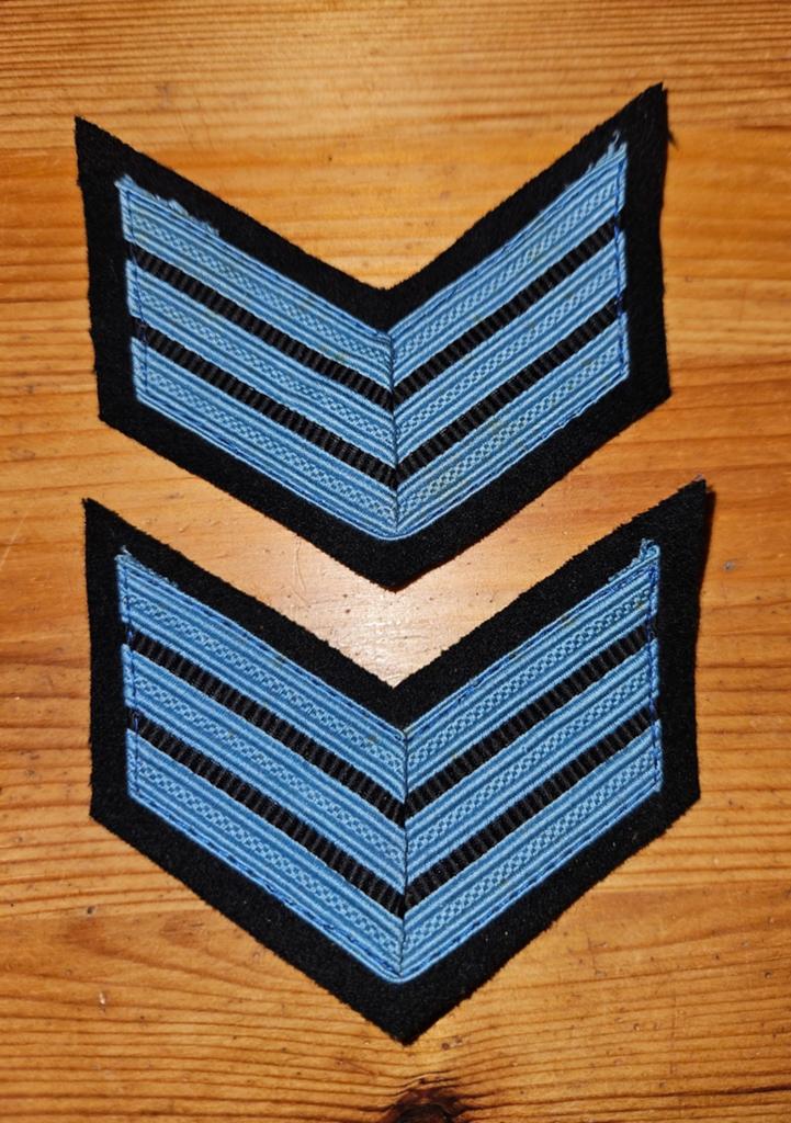 KLu rangstrepen Sergeant, Ophalen of Verzenden, Luchtmacht, Nederland, Embleem of Badge