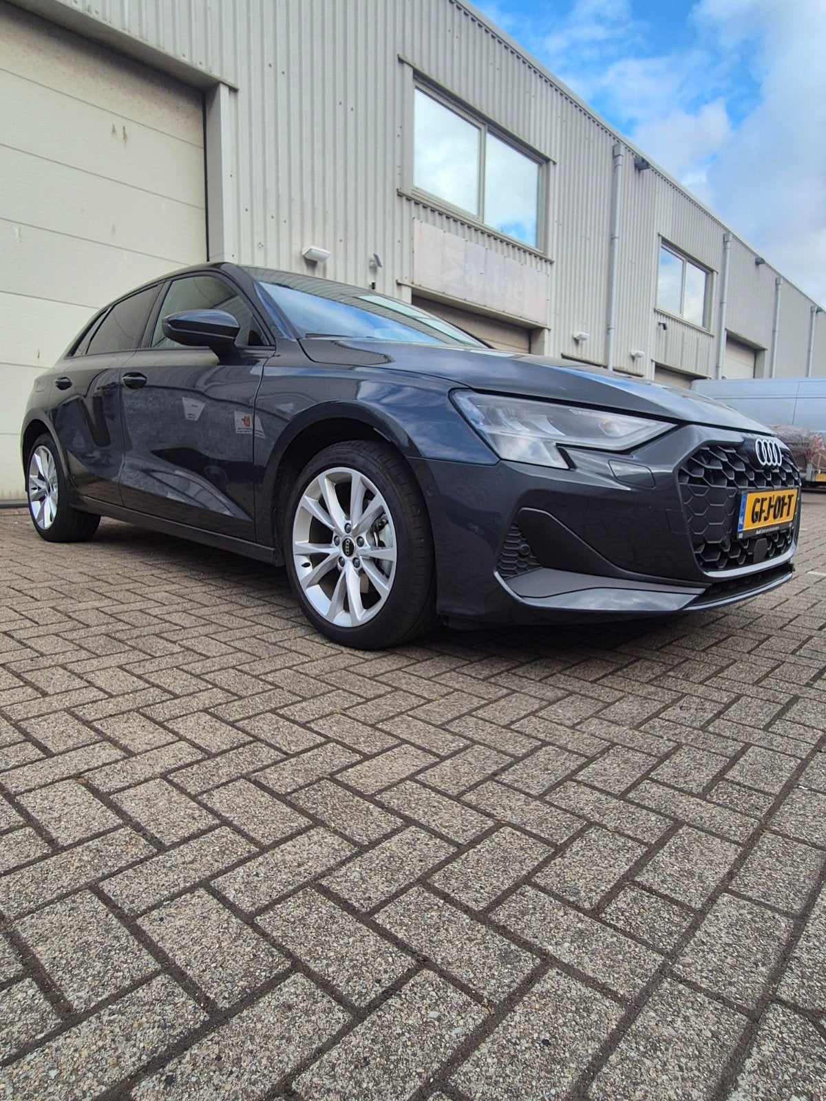 Audi A3 35 Tfsi 150pk Mhev S-tronic 2024 Grijs, Auto's, 1498 cc, Euro 6, 4 cilinders, 700 kg