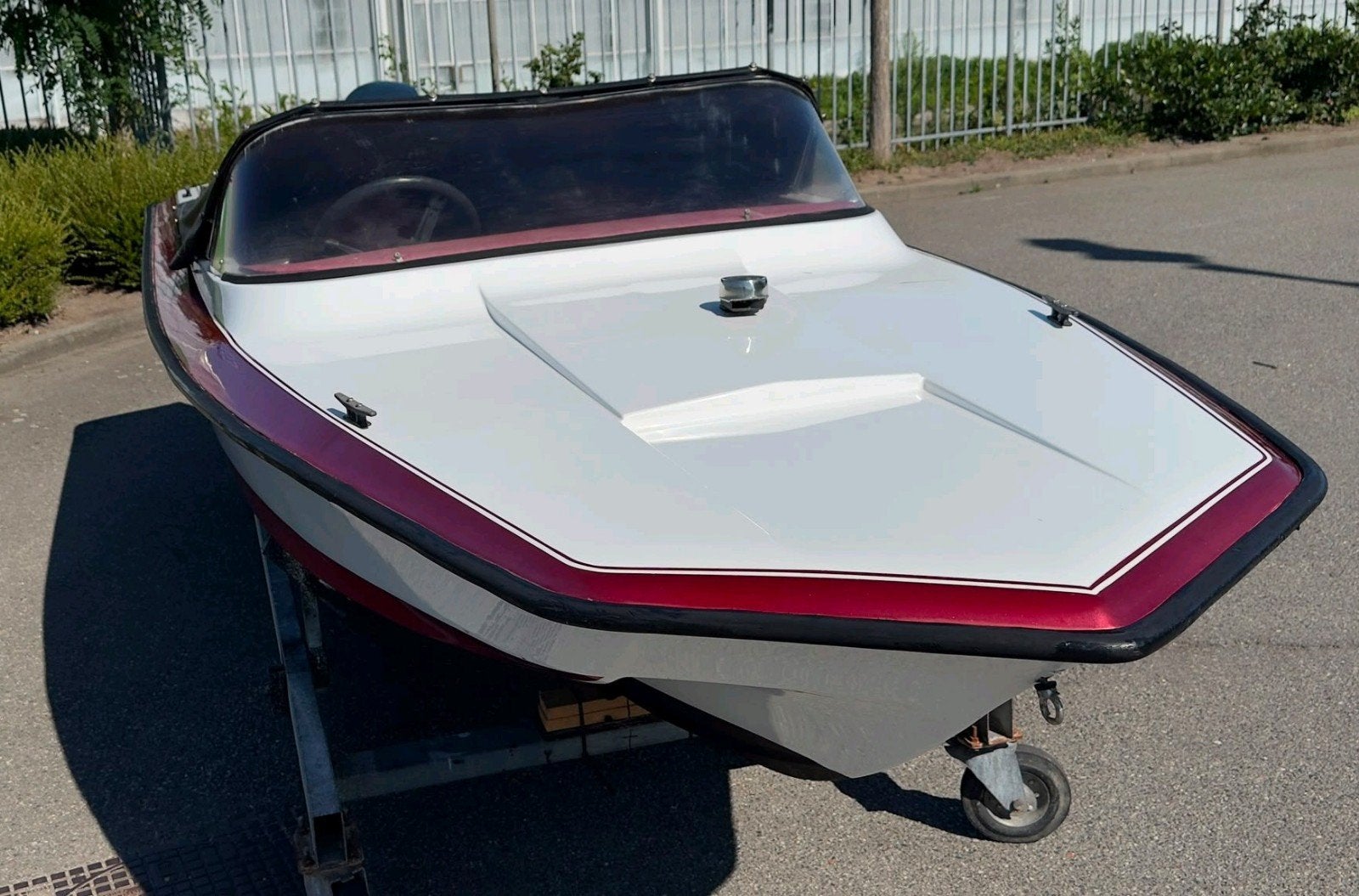 Foto 3 van leuk speedbootje tourbootje Yamaha 9,9pk electrische start