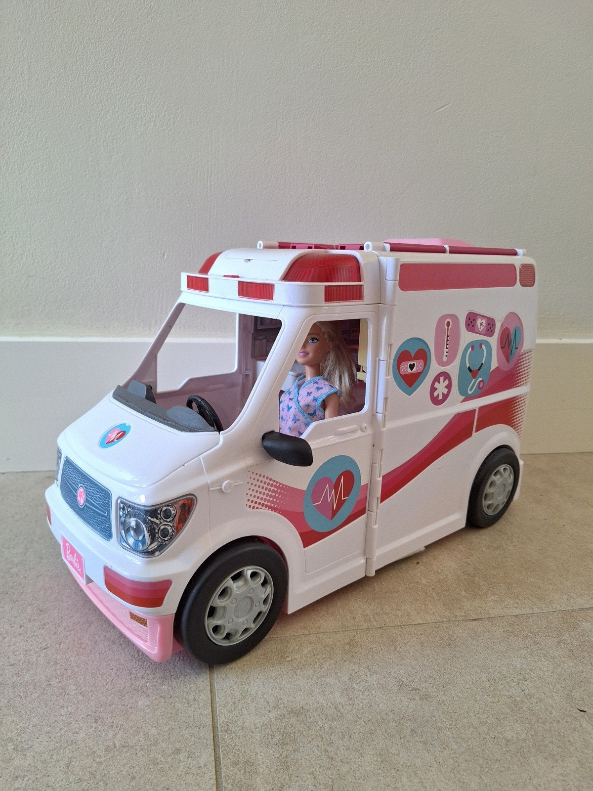 Barbie Ambulance Speelset met Poppen en Accessoires, Ophalen, Zo goed als nieuw, Meisje