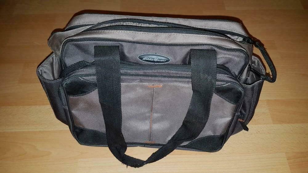 Luiertas mannen Eddie Bauer Grijs/Zwart + verschoningsmatjes, Verzorgingstas, Ophalen of Verzenden, Extra vakken, Grijs