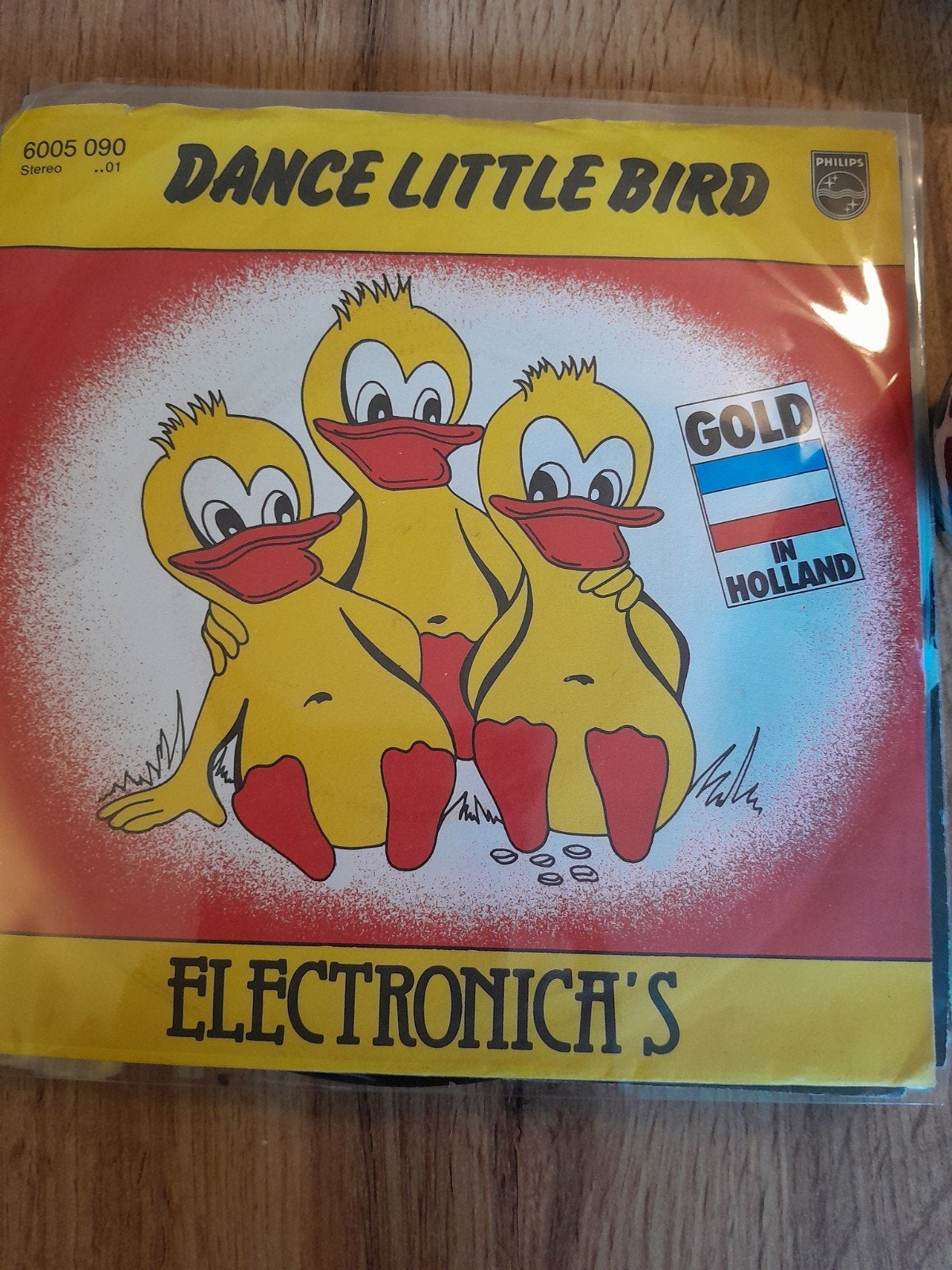 electronica, s 7inch dance little bird, Ophalen of Verzenden, Zo goed als nieuw, Pop