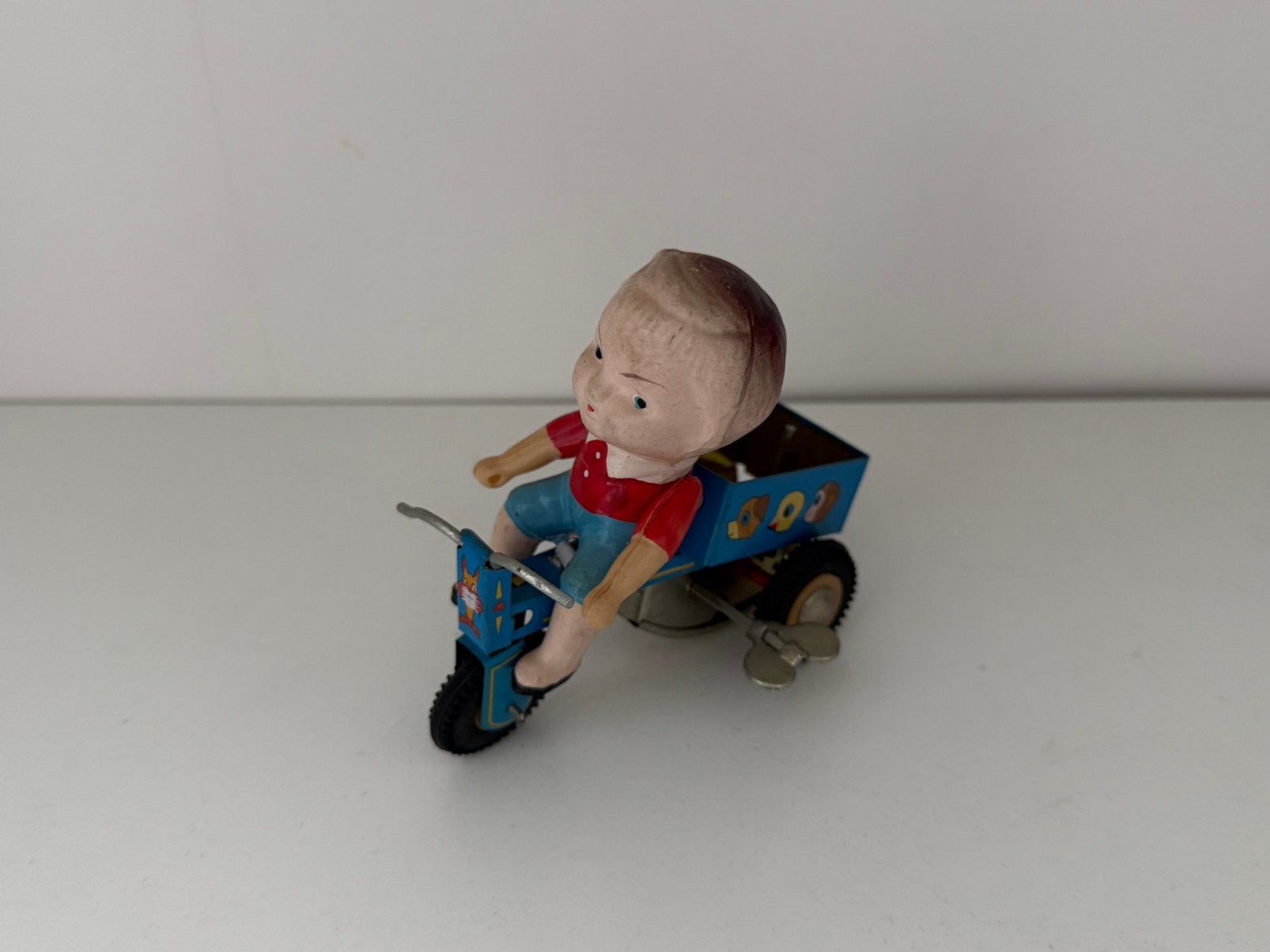 Vintage tin toy Jongen op driewieler opwindbaar, Antiek en Kunst, Verzenden
