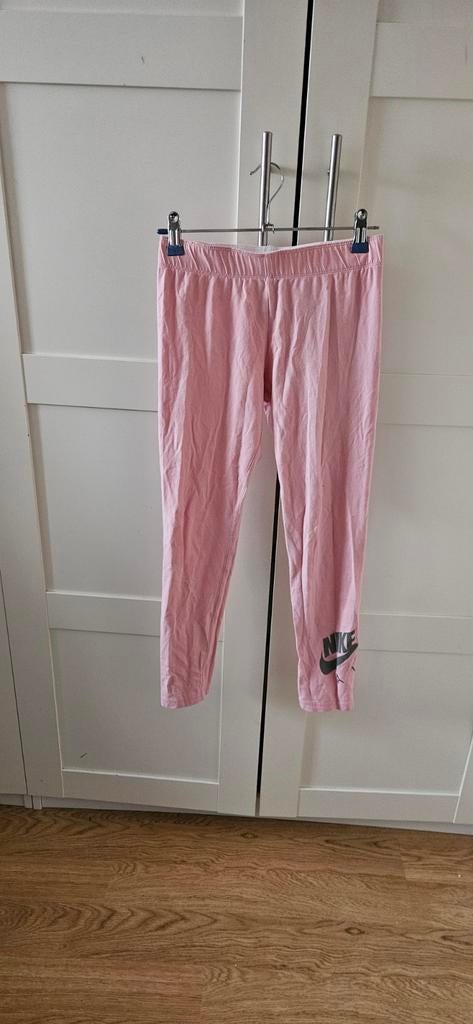 Nike broek, Ophalen of Verzenden, Gebruikt, Meisje, Broek