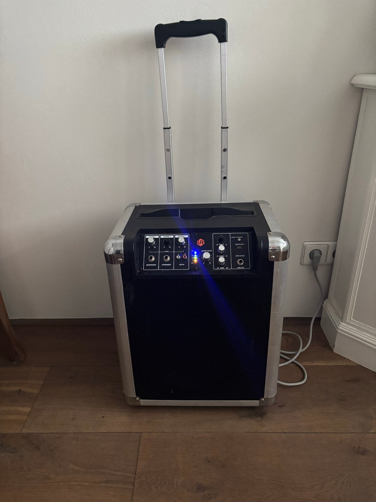 Trust Urban Revolt Fiesta Pro Party Speaker, Party speaker, Zo goed als nieuw, AUX-ingang, Minder dan 60 watt