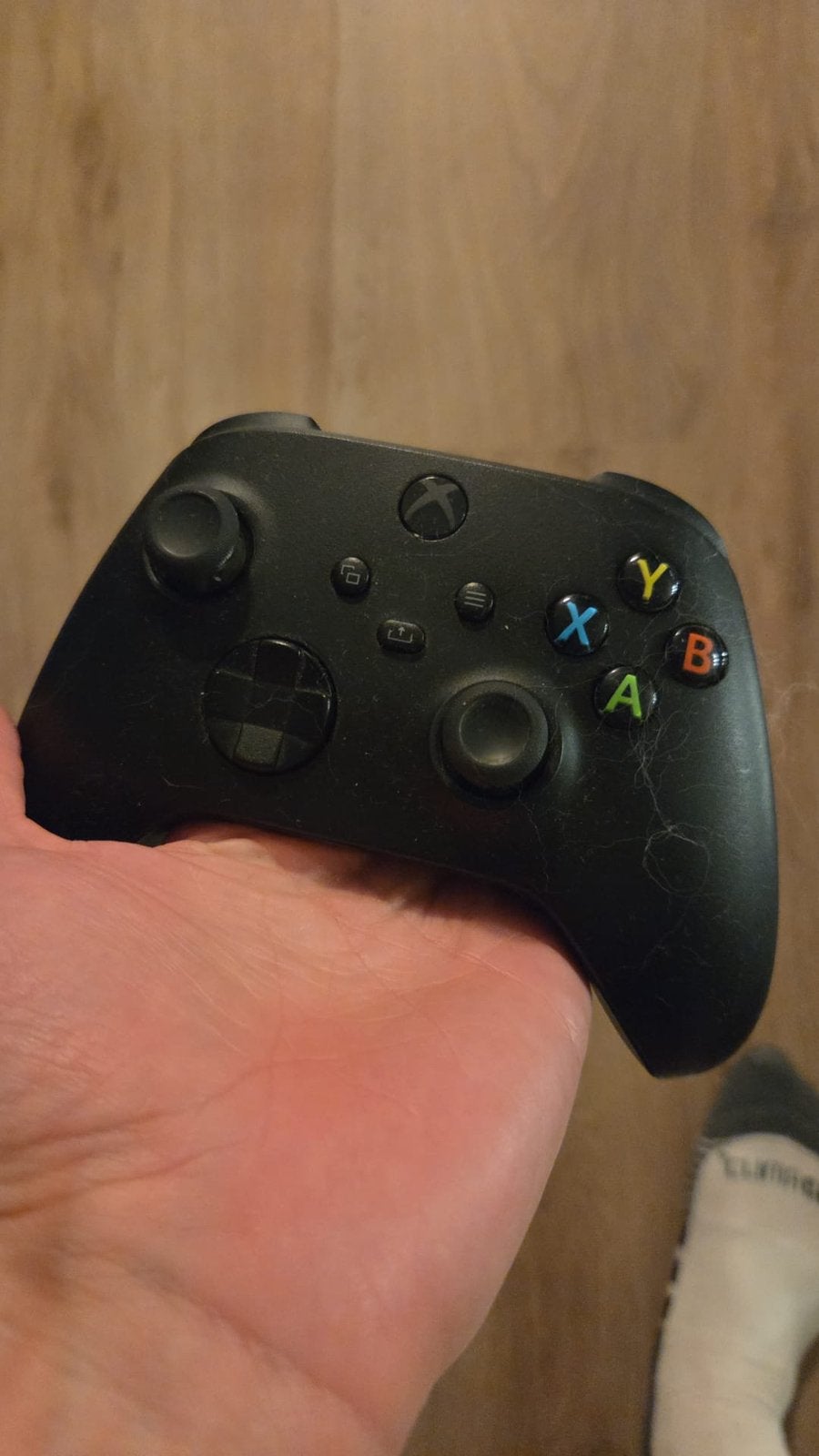 Foto 4 van Xbox Series X 1TB met 3 controllers en 6 spellen