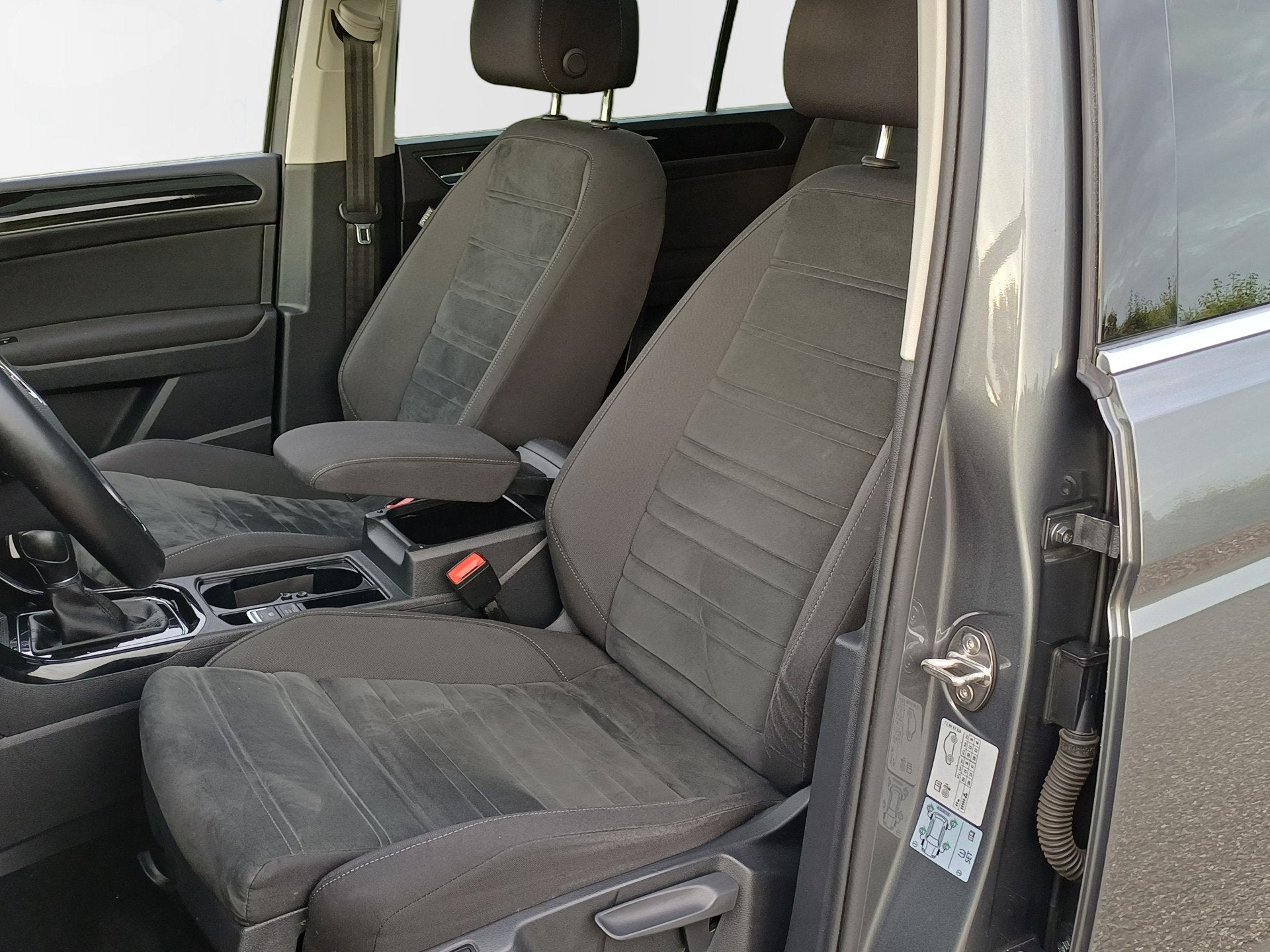 Volkswagen Touran 1.8 TSI Highline /Pano/Led/Clima/Camera/Ca, Auto's, Volkswagen, 1441 kg, Stof, Gebruikt, 4 cilinders
