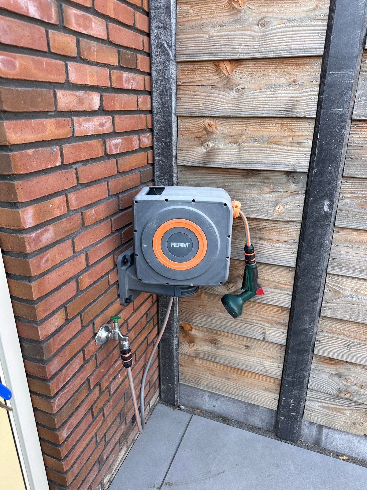 Ferm Automatische Slanghaspel - Handig en Compact 15 meter, Ophalen, Gebruikt, Tuinslanghaspel