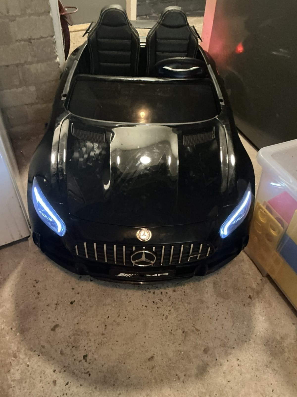 mercedes amg gtr kinderauto 2persoons, Gebruikt