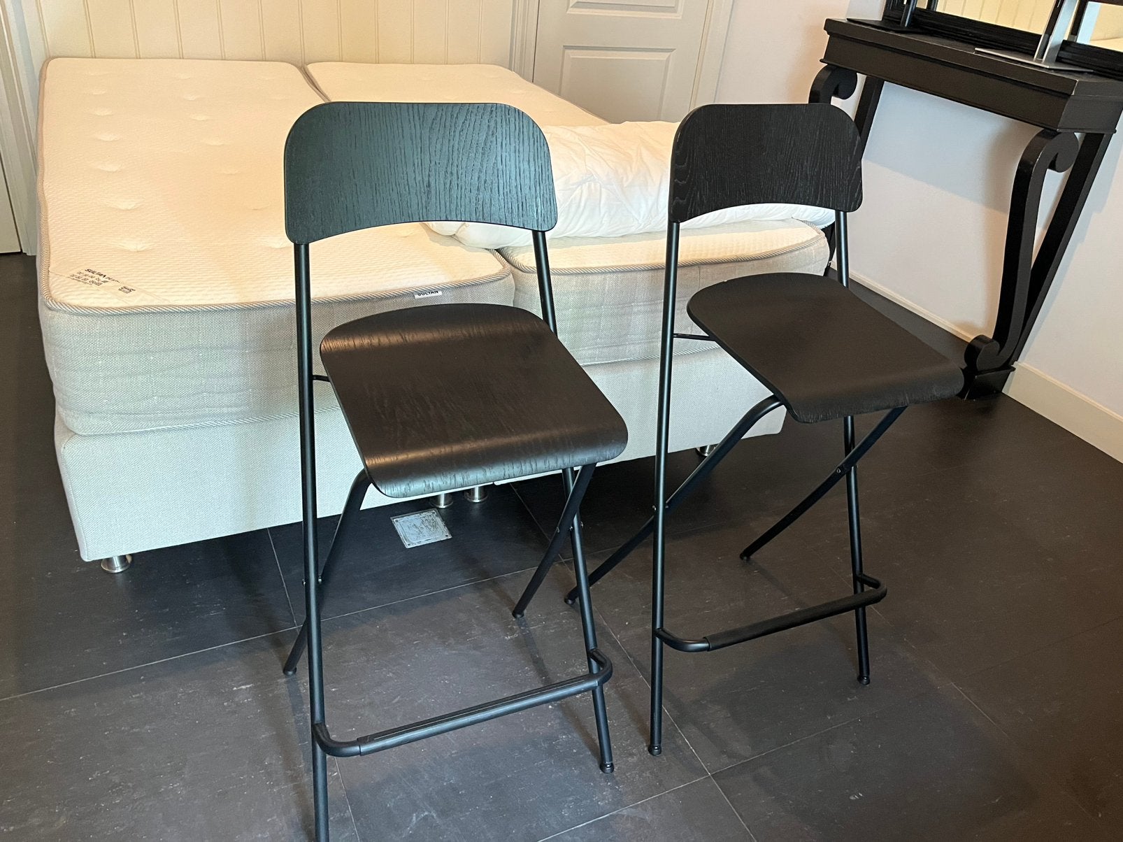 Barkruk opklapbaar (nog 1 beschikbaar), Huis en Inrichting, Barkrukken, 2 krukken, Ophalen, Zo goed als nieuw, 60 tot 90 cm