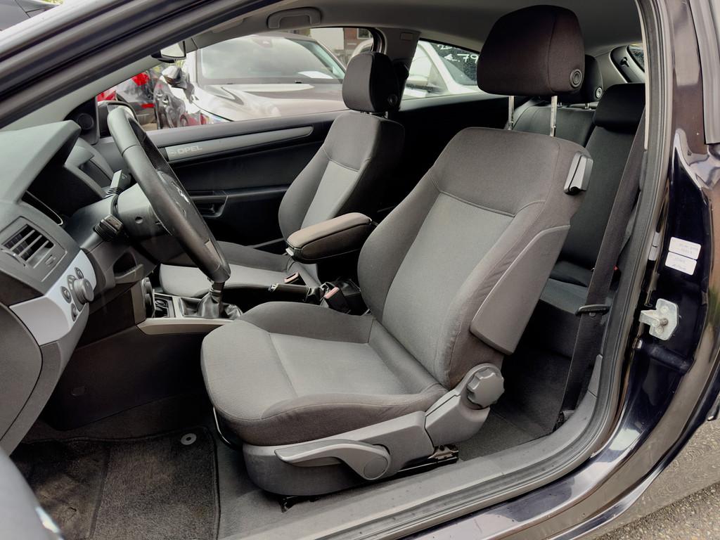 Opel Astra GTC 1.6 SPORT AIRCO APPLE-CARPLAY LED LMV PDC, Auto's, Opel, Voorwielaandrijving, 15 km/l, Zwart, 4 cilinders