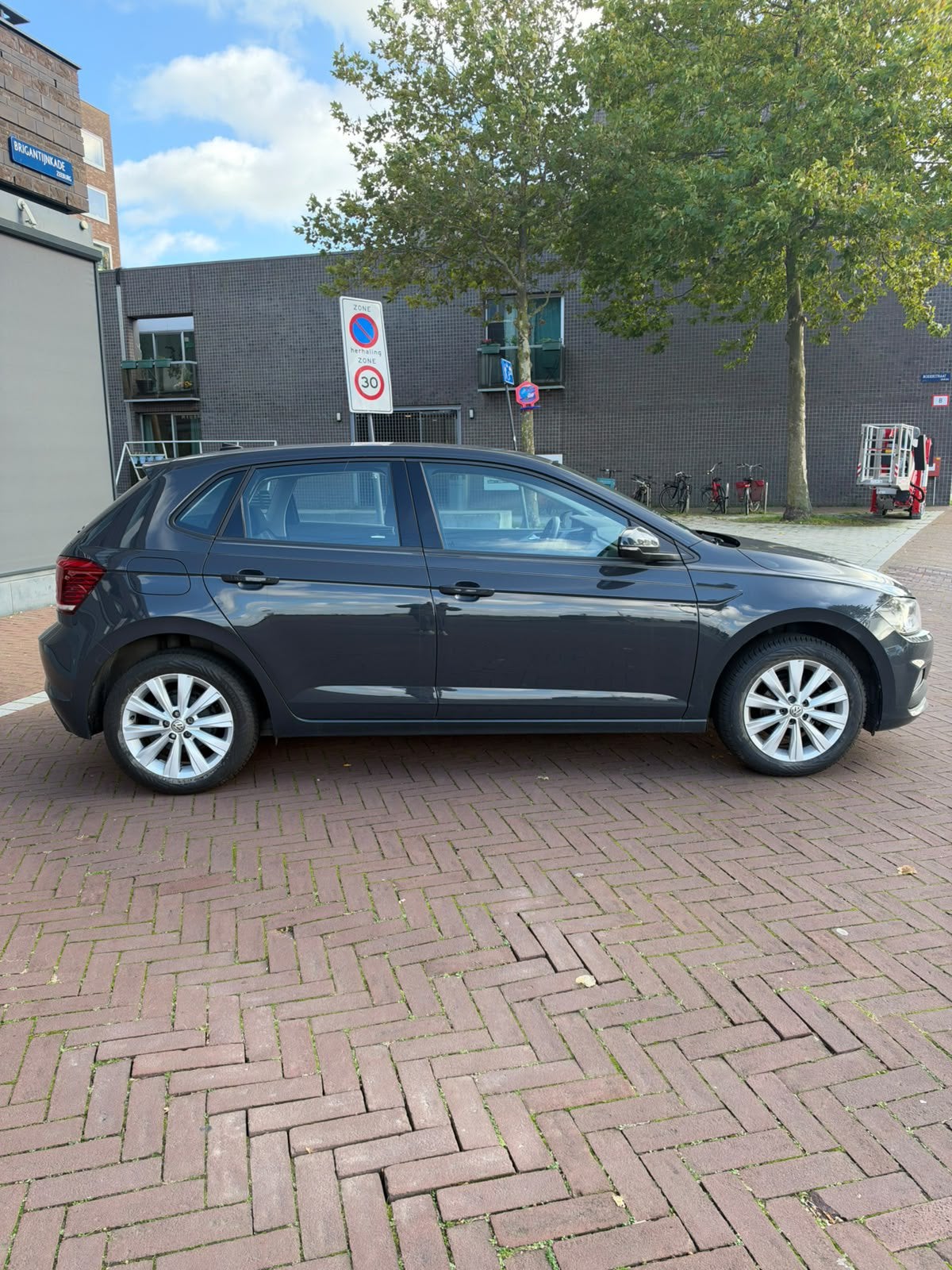Volkswagen Polo 1.0 TSI 95pk 2021 Grijs, Voorwielaandrijving, 1063 kg, Handgeschakeld, 19 km/l