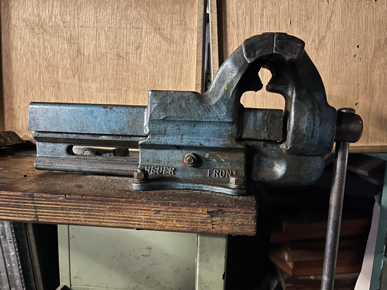 Bankschroef Heuer Front type 150mm  200mm span opening 52cm, Ophalen, Gebruikt, Bankschroef, Overige merken