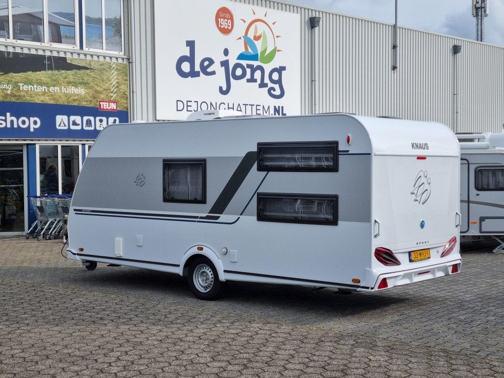 Knaus Sport 500 KD - Stapelbed - Airco, Caravans en Kamperen, Schokbreker, Bedrijf, Treinzit, 5 tot 6 meter