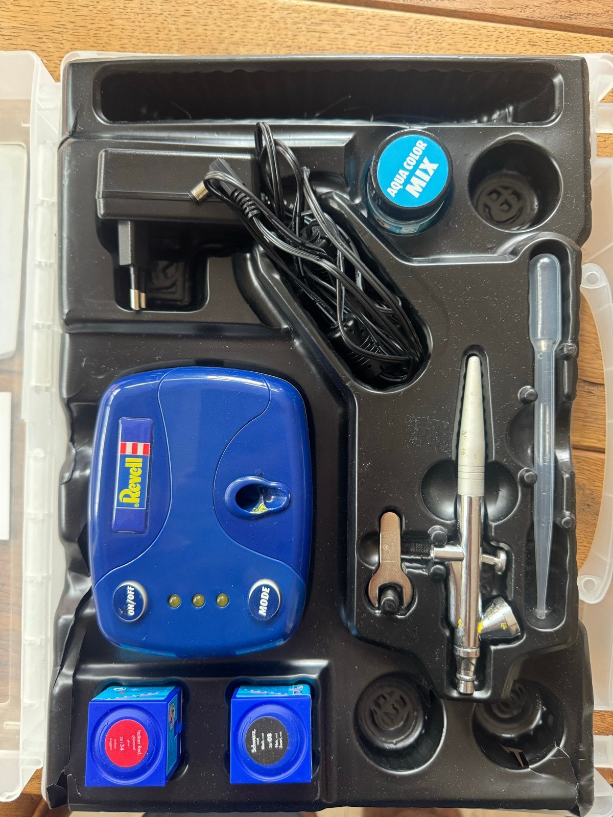 Revell Airbrush Basic Set Compressor - Nieuwstaat, Hobby en Vrije tijd, Schilderen, Zo goed als nieuw, Airbrush en Toebehoren