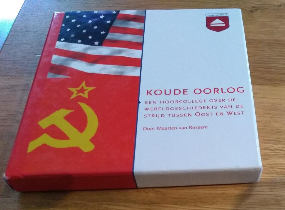 Maarten van Rossem - De Koude Oorlog, hoorcollege (4 CDs), Boeken, Ophalen of Verzenden, Cd, Volwassene