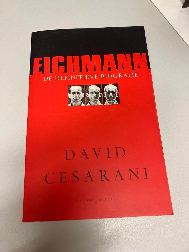 Eichmann de definitieve biografie, Ophalen of Verzenden, Tweede Wereldoorlog, Gelezen, Algemeen