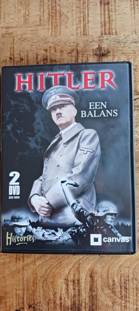Hitler.  Een Balance, Ophalen of Verzenden, Zo goed als nieuw, Oorlog of Misdaad