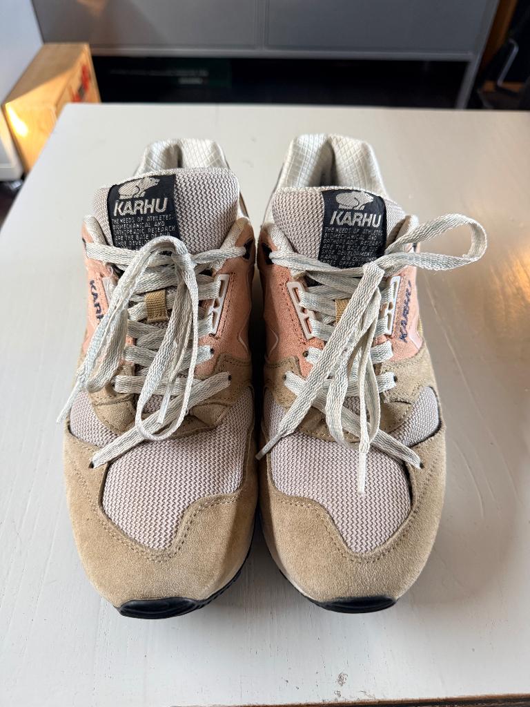 Karhu sneakers mt.42,5 maar valt een maat kleiner, Kleding | Heren, Schoenen, Overige kleuren, Karhu, Ophalen of Verzenden, Sneakers of Gympen