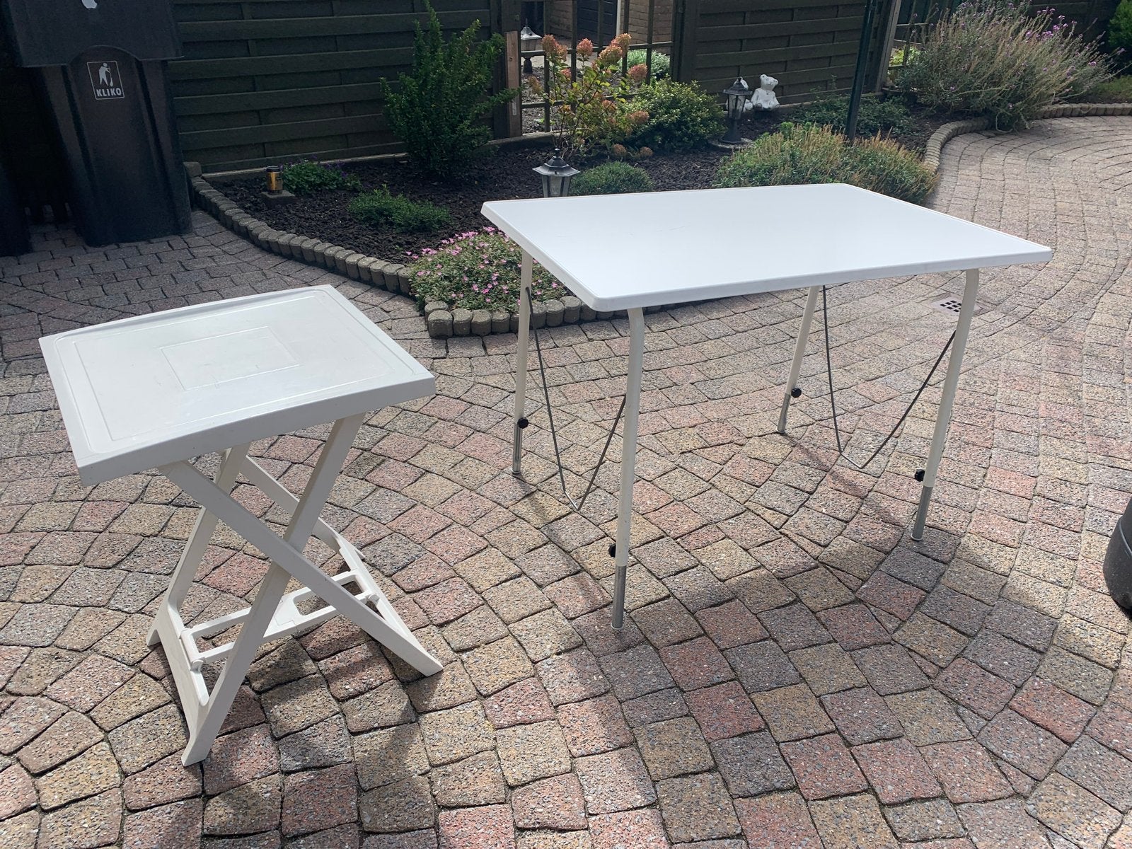 Tuinset: 4 stoelen met kussens en 2 tafels, Tuin en Terras, Ophalen, Gebruikt, Rechthoekig, Kunststof