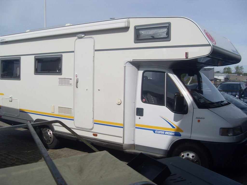 Eura Mobil 6 persoons camper, Standaard zit, Alkoof, Ringverwarming, Bedrijf