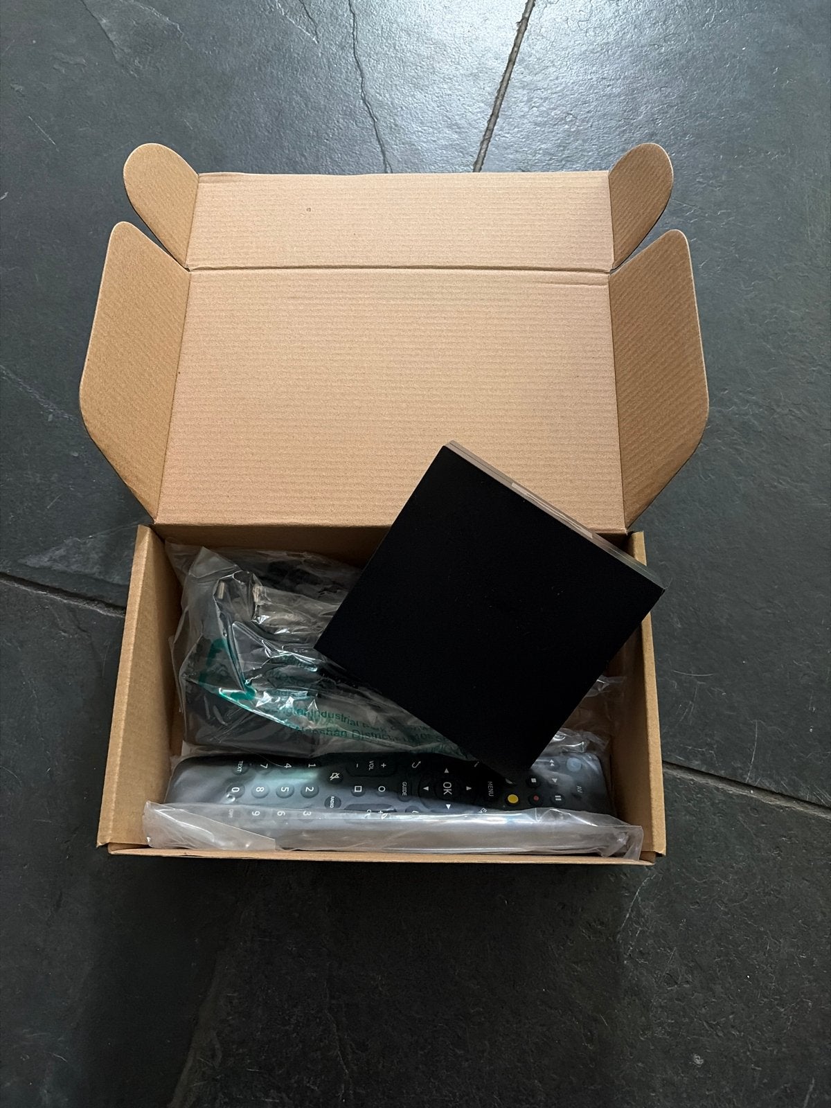 Amino 7X Set-top Box - Nieuw in doos, Ophalen of Verzenden, Nieuw, HDMI, Zonder harde schijf