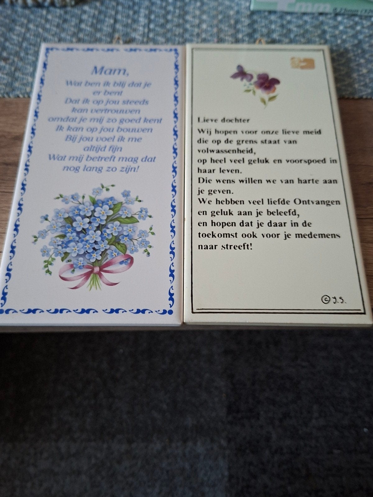 Twee decoratieve tegels met lieve teksten, Gebruikt, 1980 tot heden, Ophalen of Verzenden, Prent