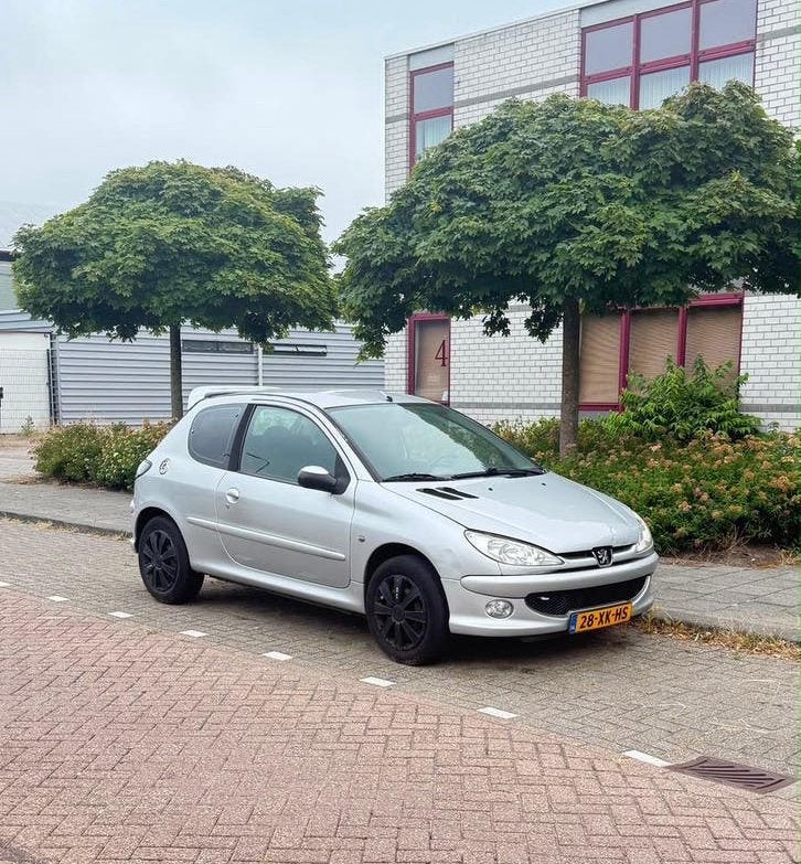 Peugeot 206 1.4 3D 2007 Grijs, Voorwielaandrijving, 31 €/maand, 4 cilinders, Origineel Nederlands