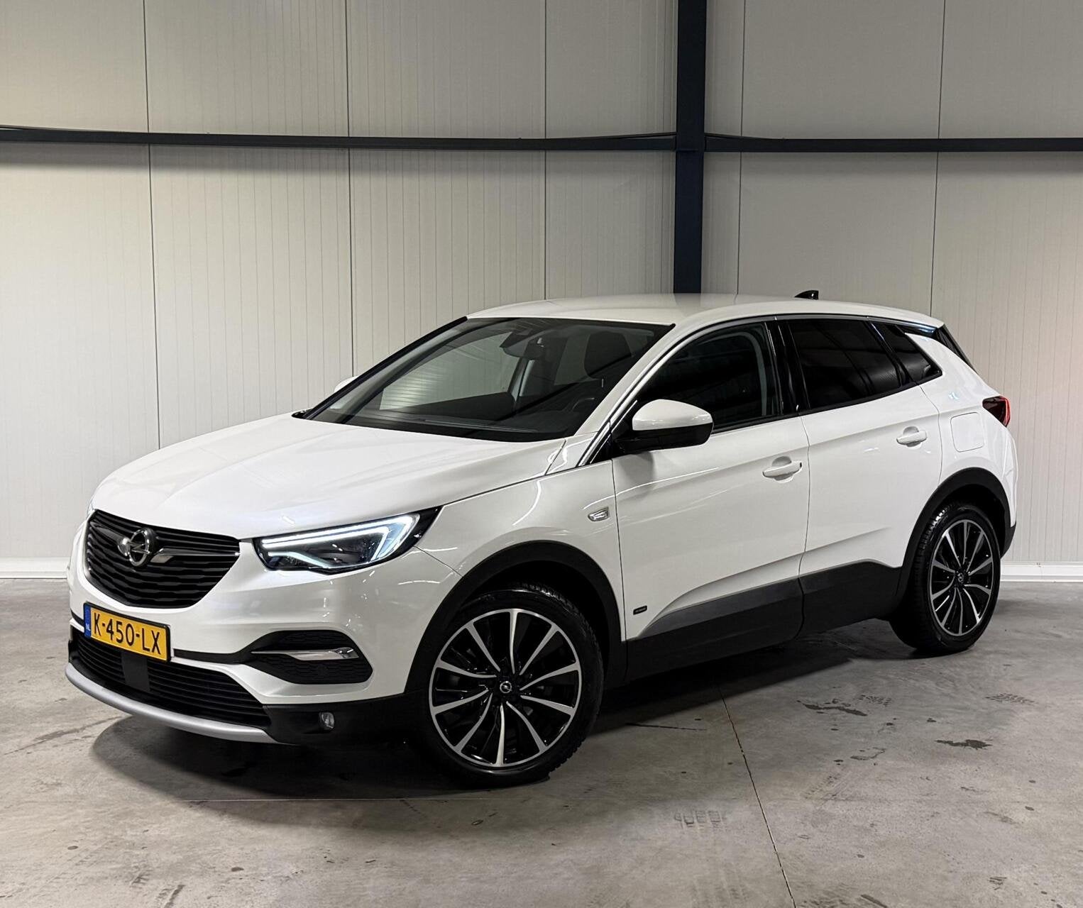 Opel Grandland X 1.6 Turbo Hybrid Camera Elegance Carplay, Auto's, Euro 6, 4 cilinders, Wit, Origineel Nederlands
