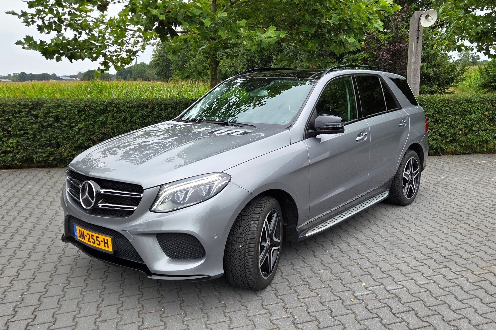 Mercedes-Benz GLE 3.0 Gle350d 4MATIC AUT 2016 Grijs, Auto's, Mercedes-Benz, 15 km/l, Zwart, 258 pk, 255 €/maand