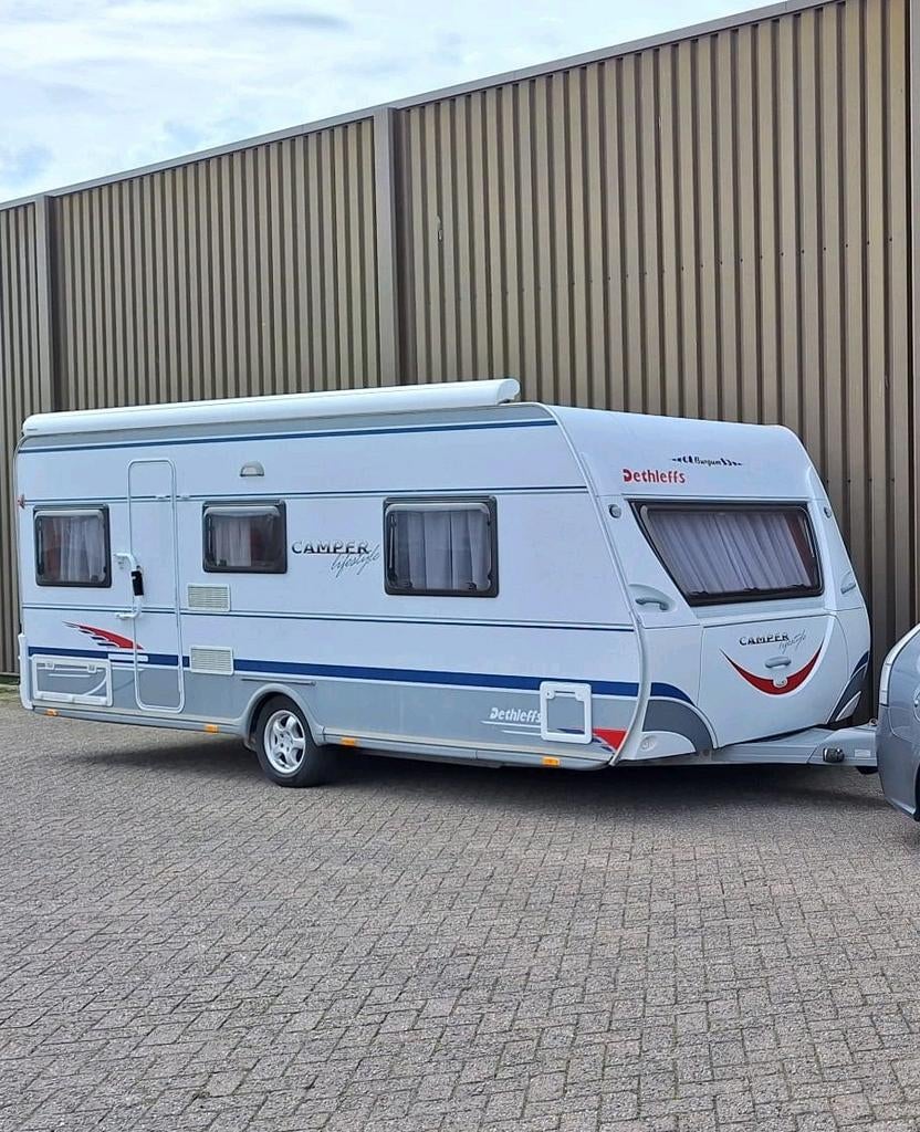 GERESERVEERD Dethleffs Camper 540DBM met Queensbed 160x200, Caravans en Kamperen, Caravans, Rondzit, Particulier, Dethleffs, Ringverwarming