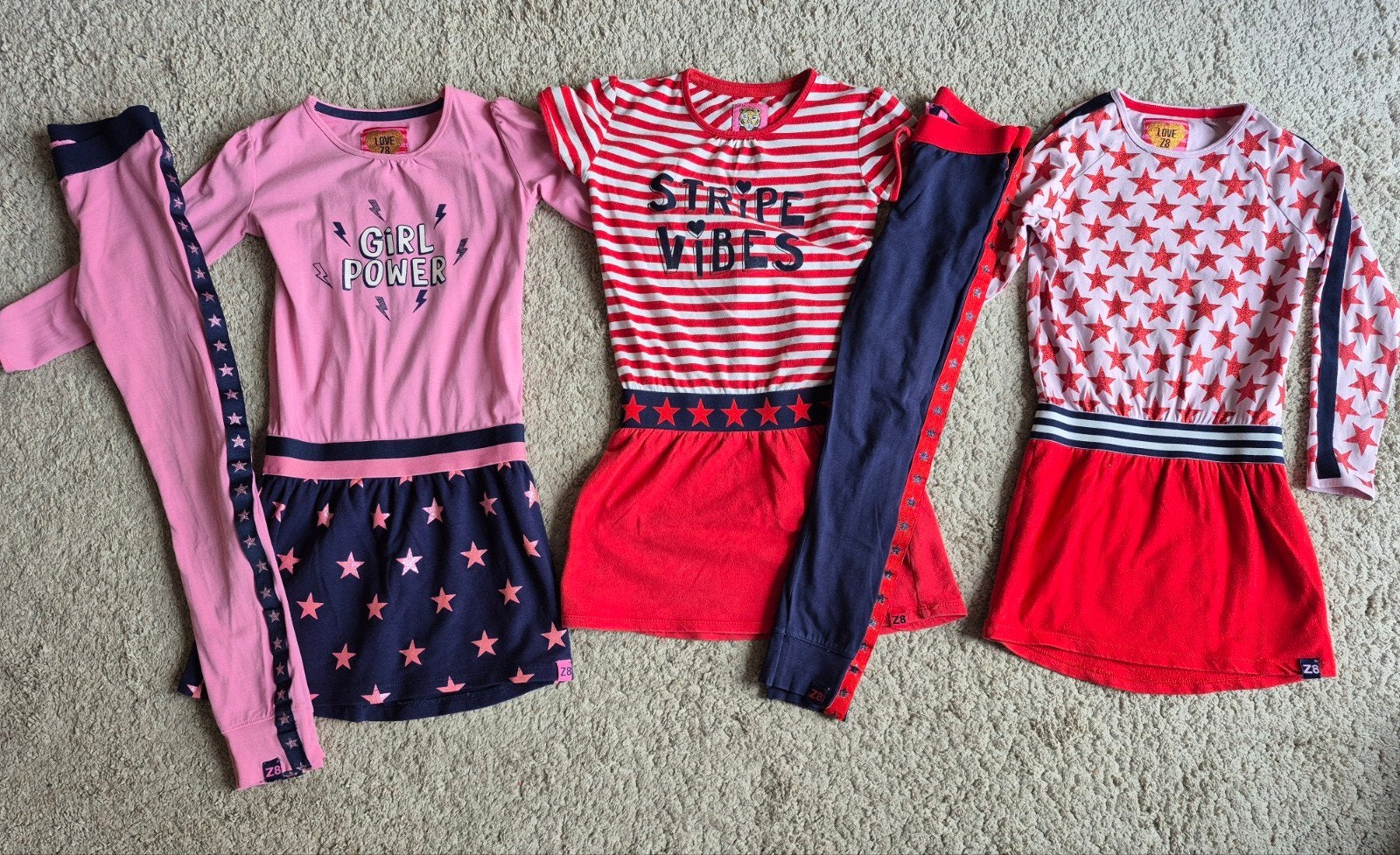 3 Z8 jurkjes incl 2 leggings maat 128-134, Ophalen, Zo goed als nieuw, Maat 128