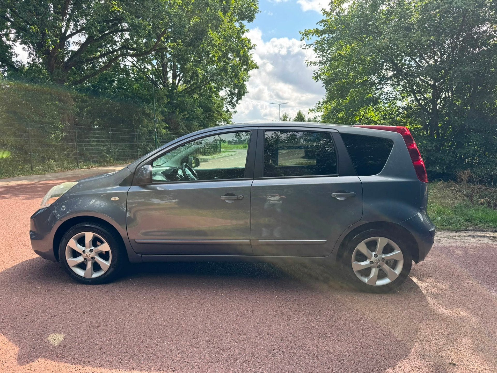 Nissan Note 1.6 Acenta / Navi / Airco / Automaat / NAP / PDC, Auto's, 15 km/l, Gebruikt, 750 kg, 4 cilinders