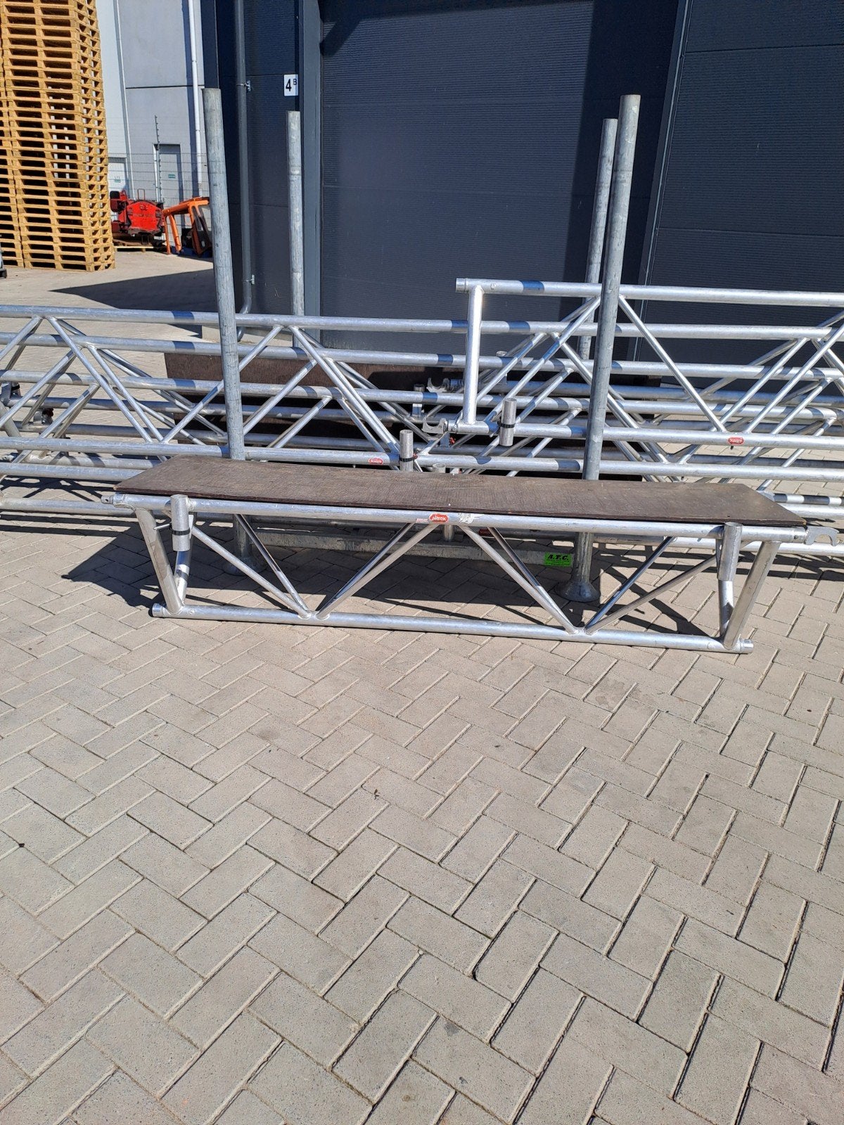 altrex steiger triangelbrug verbindingsbrug 12m lang, Ophalen, Gebruikt, Rolsteiger of Kamersteiger, 5 meter of hoger