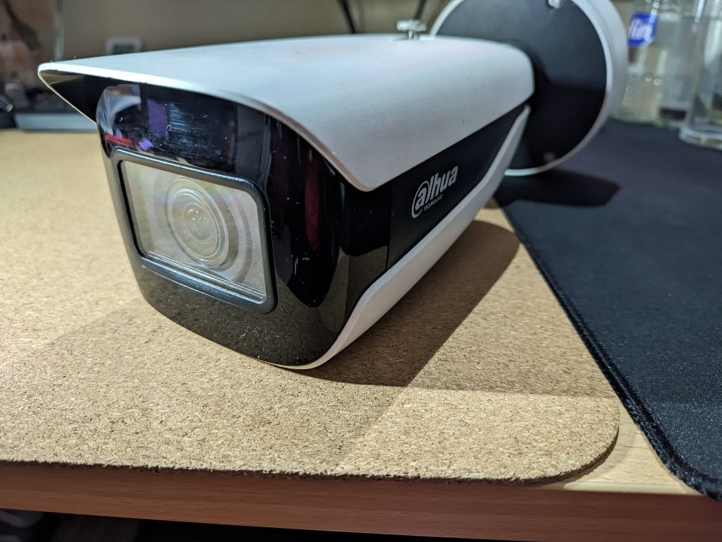 Dahua HFW5842H-ZHE - 8MP, 1/1.8”, 4K, Varifocal ip camera, Ophalen of Verzenden, Zo goed als nieuw