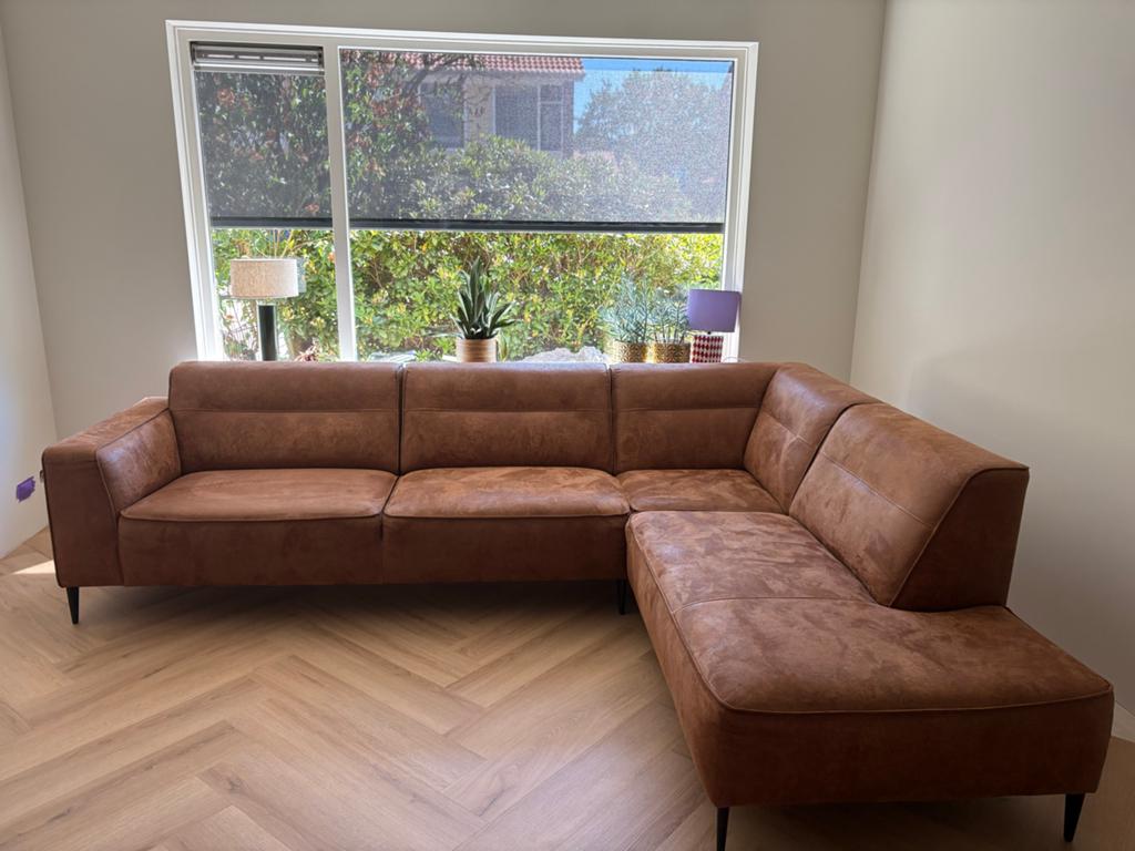Comfortabele hoekbank -microleder, Huis en Inrichting, Banken | Bankstellen, Ophalen, 250 tot 300 cm, Gebruikt, 100 tot 125 cm