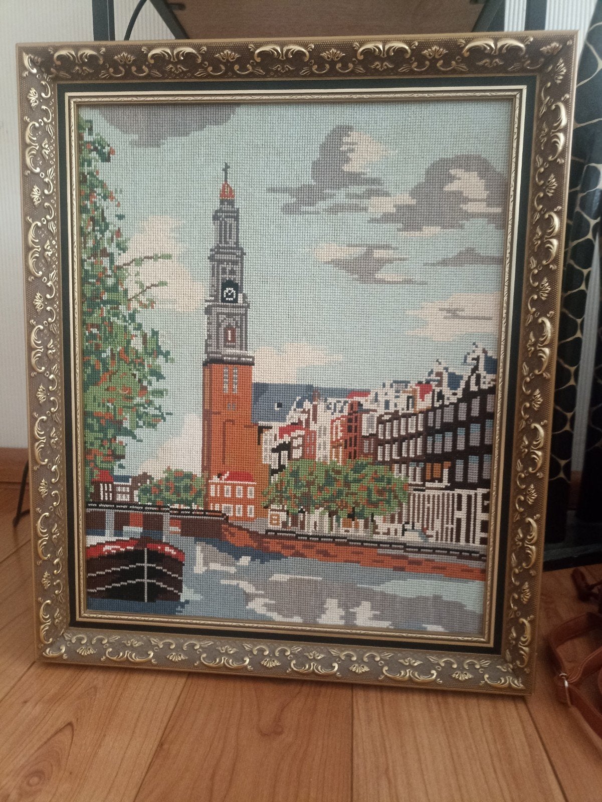 een geborduurde Amsterdamse Westerkerk en omgeving, Antiek en Kunst, Ophalen