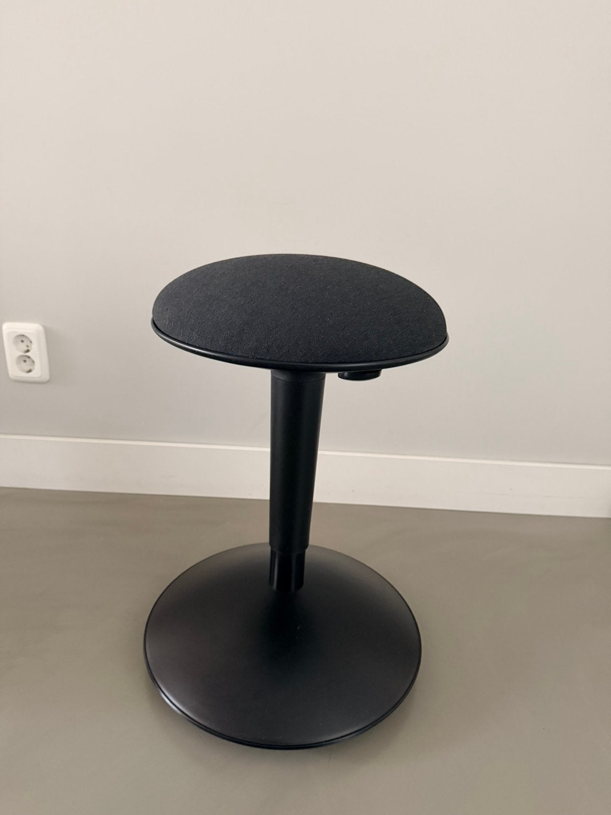 NILSERIK zit-/stasteun IKEA, Ophalen, Zo goed als nieuw, Zwart