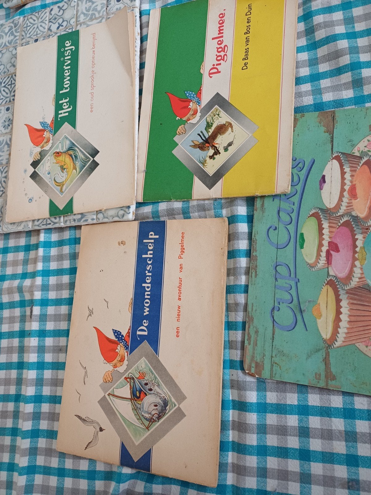 3 oude piggelmee boeken en 3 nieuwere, Ophalen, Gelezen
