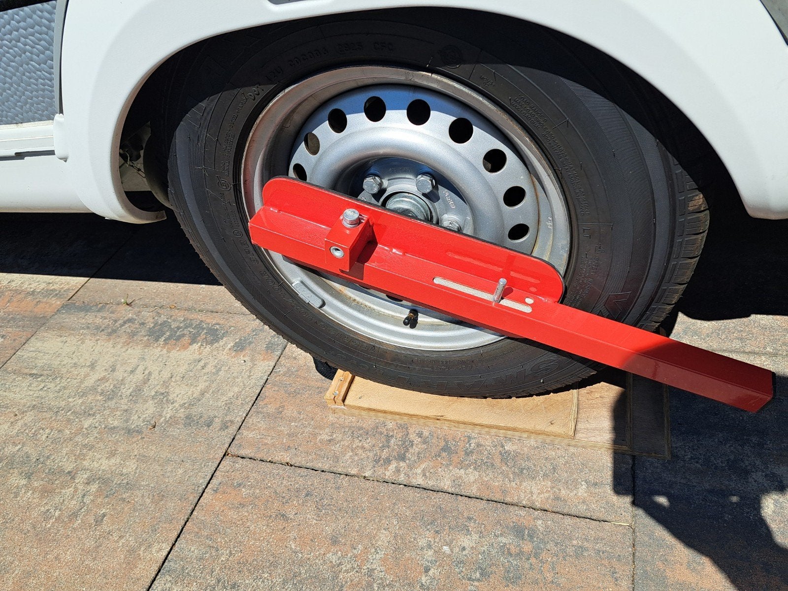 Rood wielklem voor caravan of camper, Caravans en Kamperen, Caravan accessoires, Ophalen